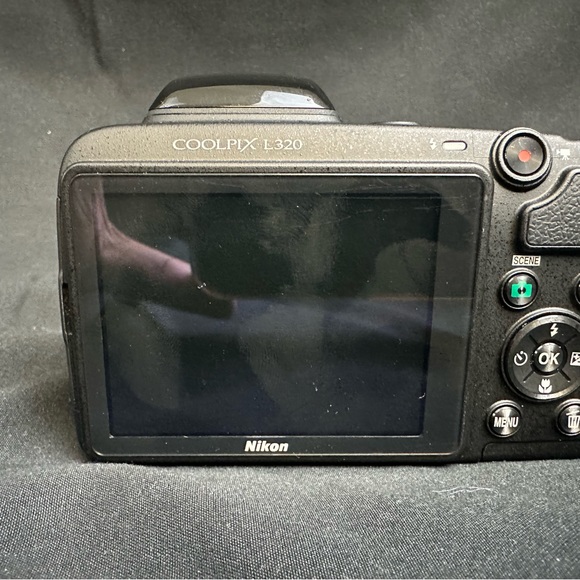 Nikon Cool Pix L320 digital camera